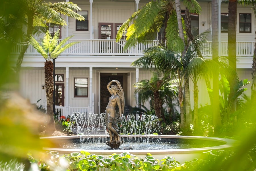 the del courtyard