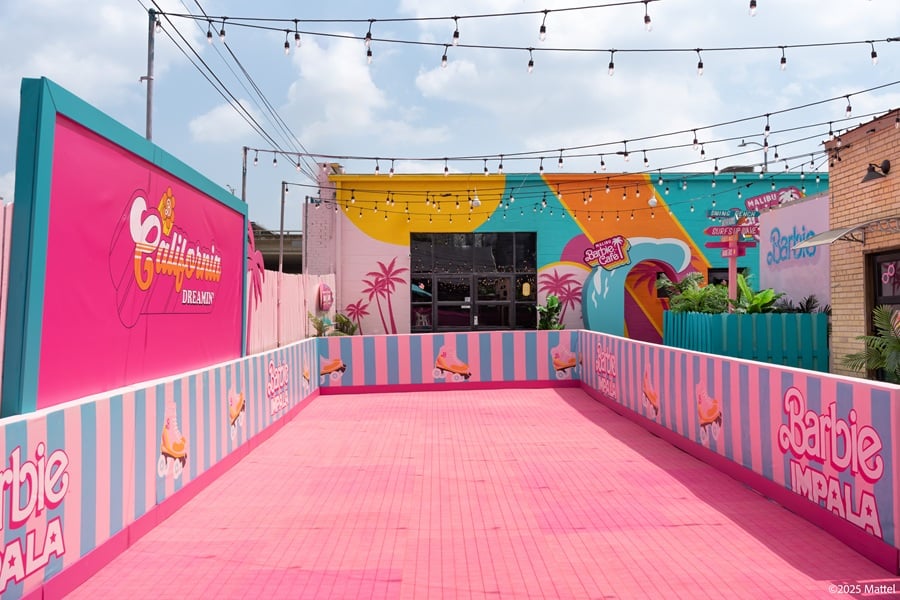 Malibu Barbie Cafe exterior